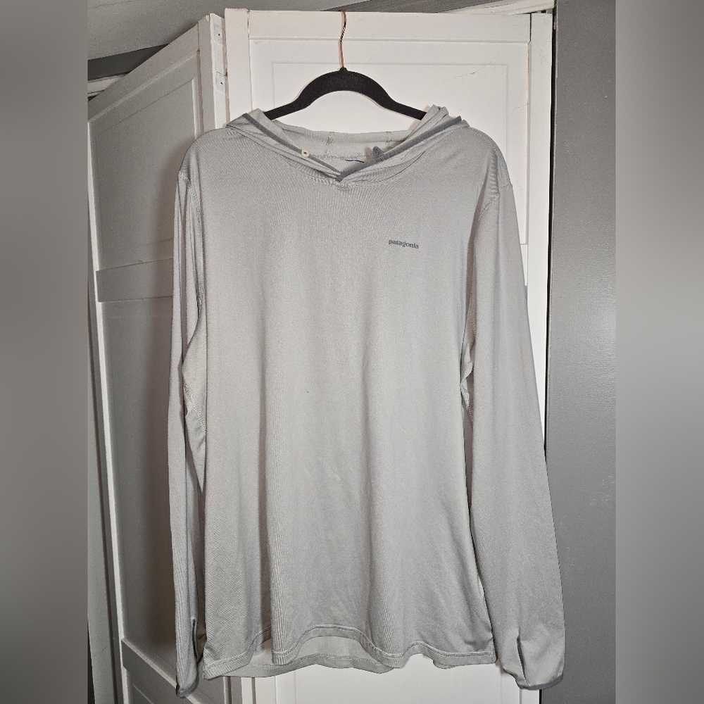 Patagonia dry fit XL